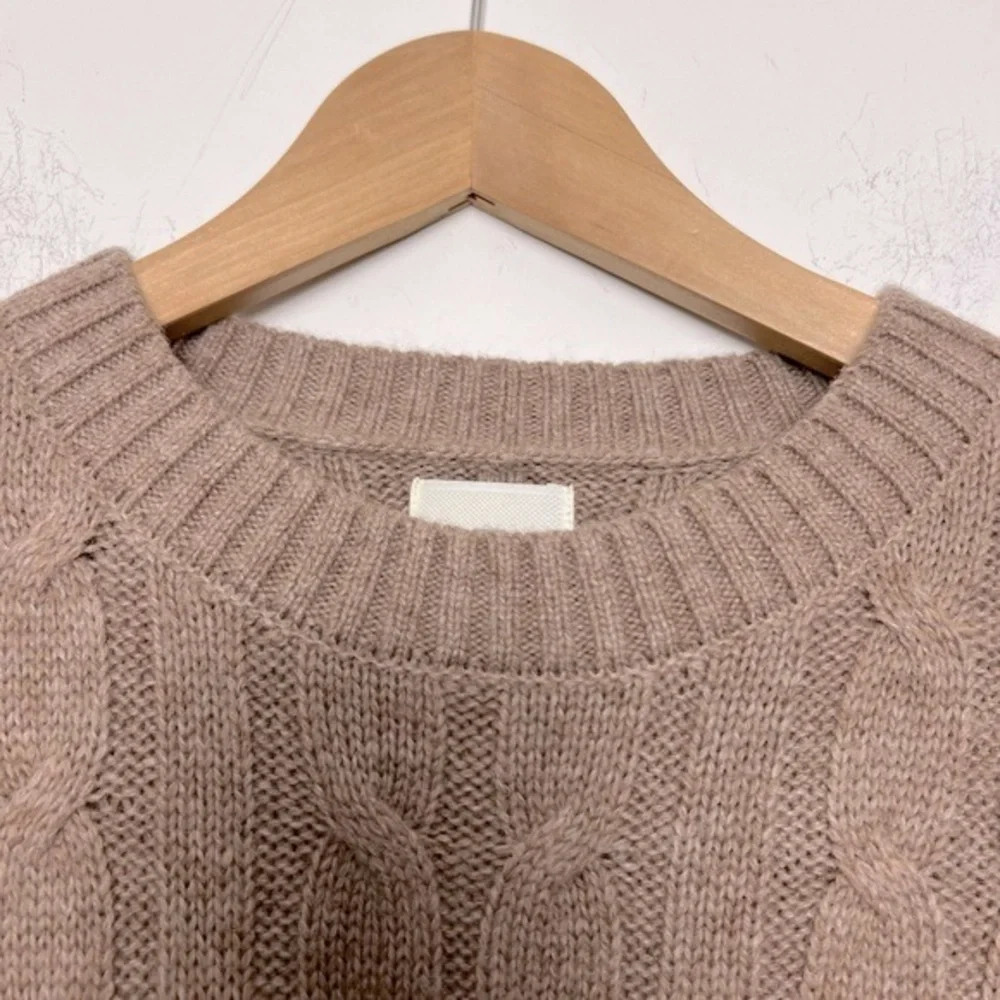 Men’s Cable Knit Sweater Wool Blend Neutral Tan